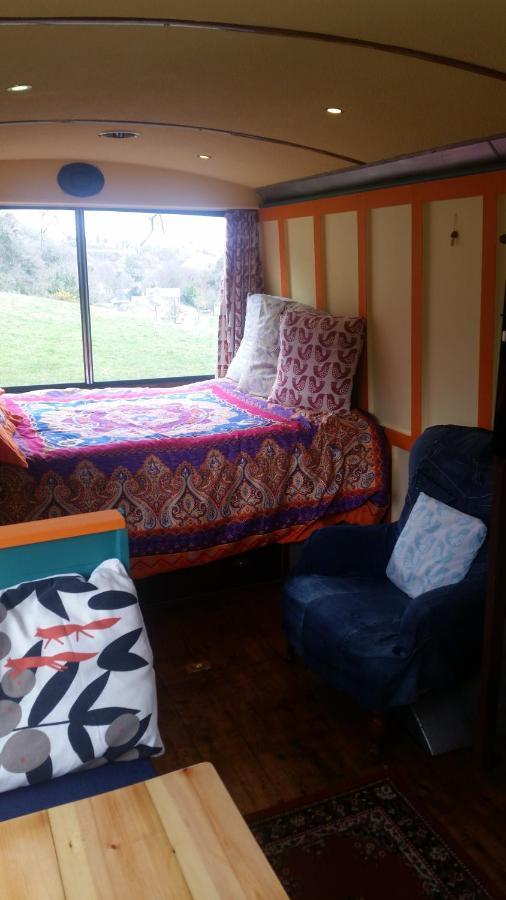 The Megabus Near Tavistock And Dartmoor. Hotel Lamerton Kültér fotó